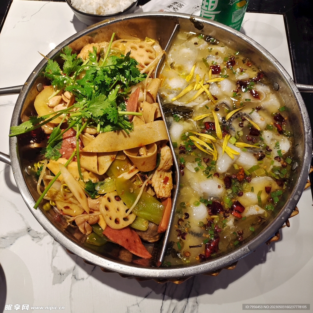 麻辣香锅酸菜鱼双拼