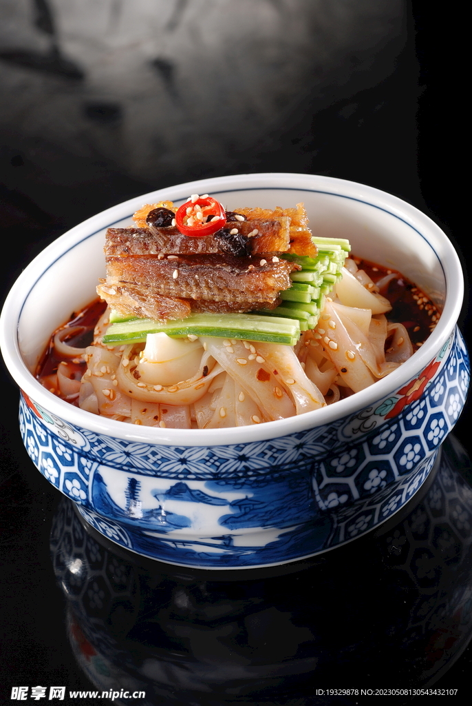 鲮鱼捞魔芋凉皮