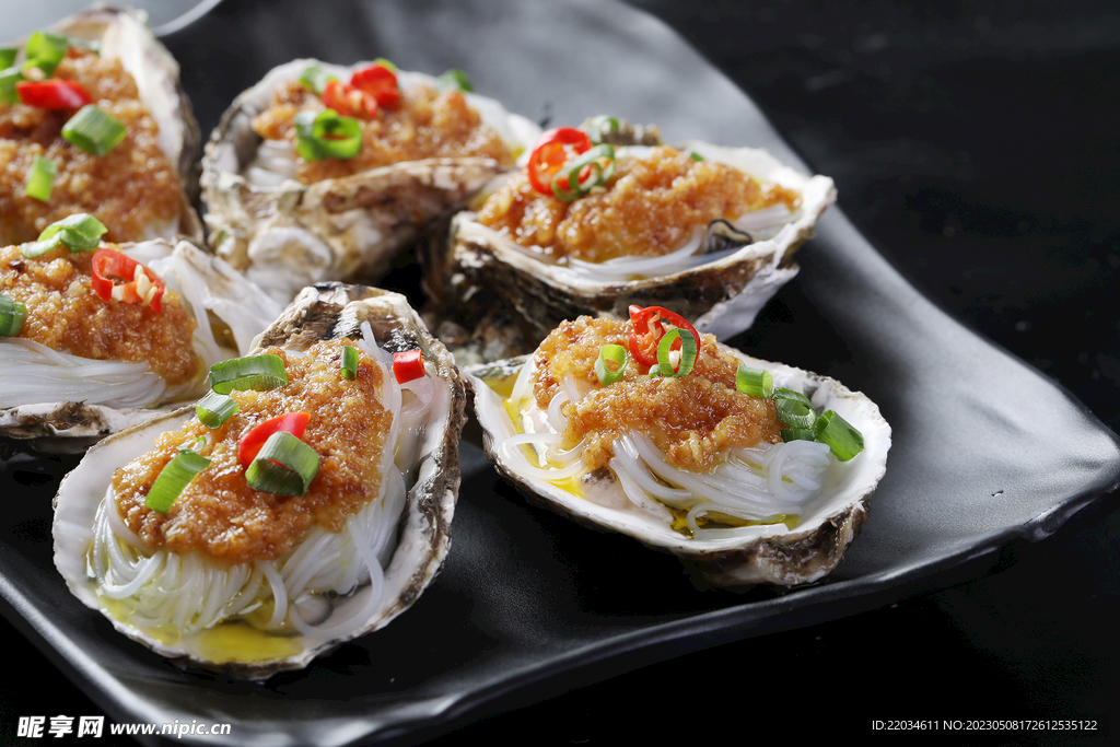 蒜茸粉丝烤生蚝