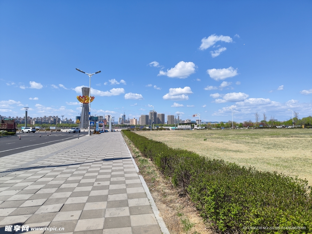 都市