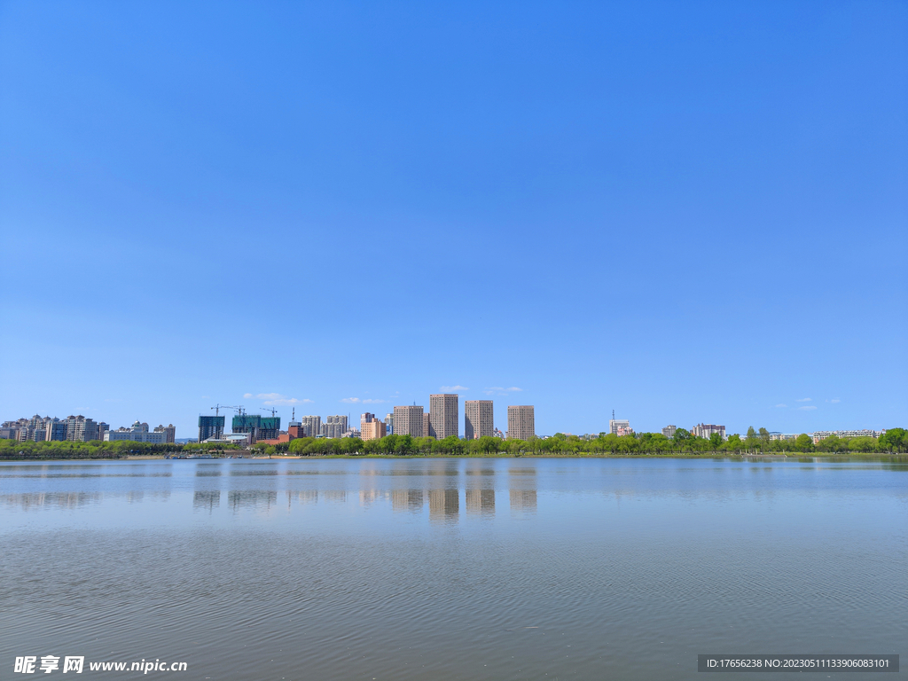 都市