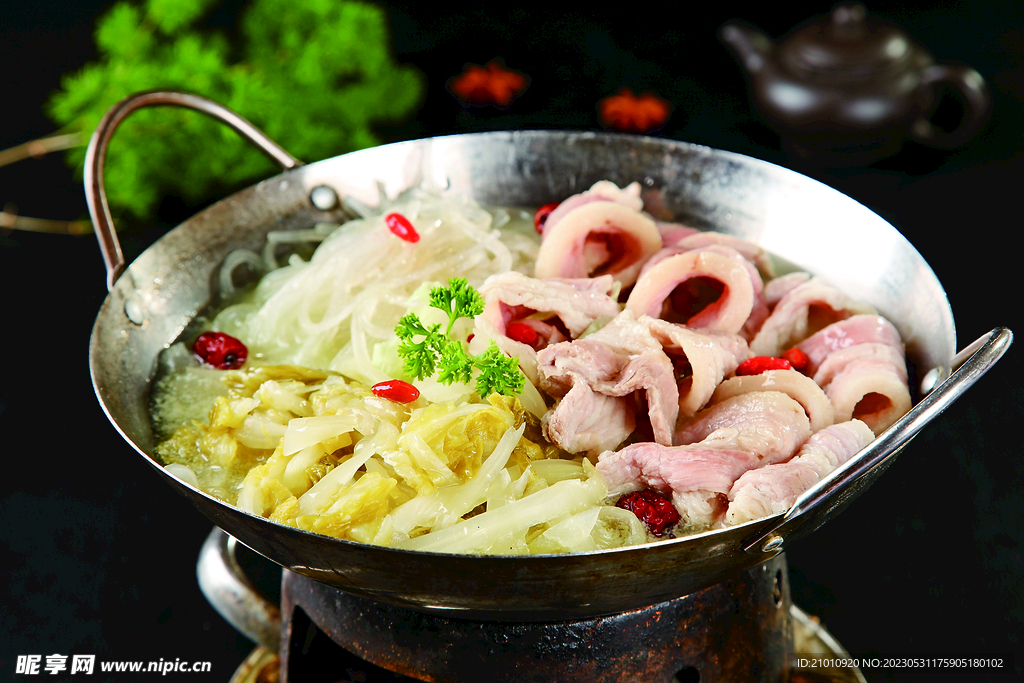 东北酸菜汆白肉