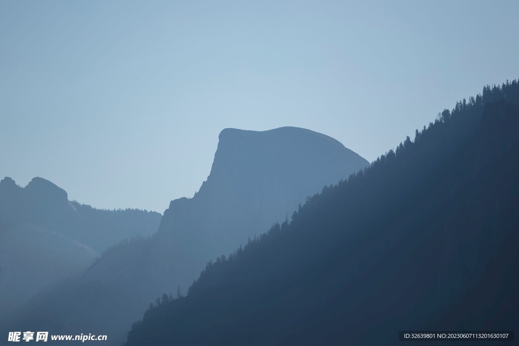 山峦