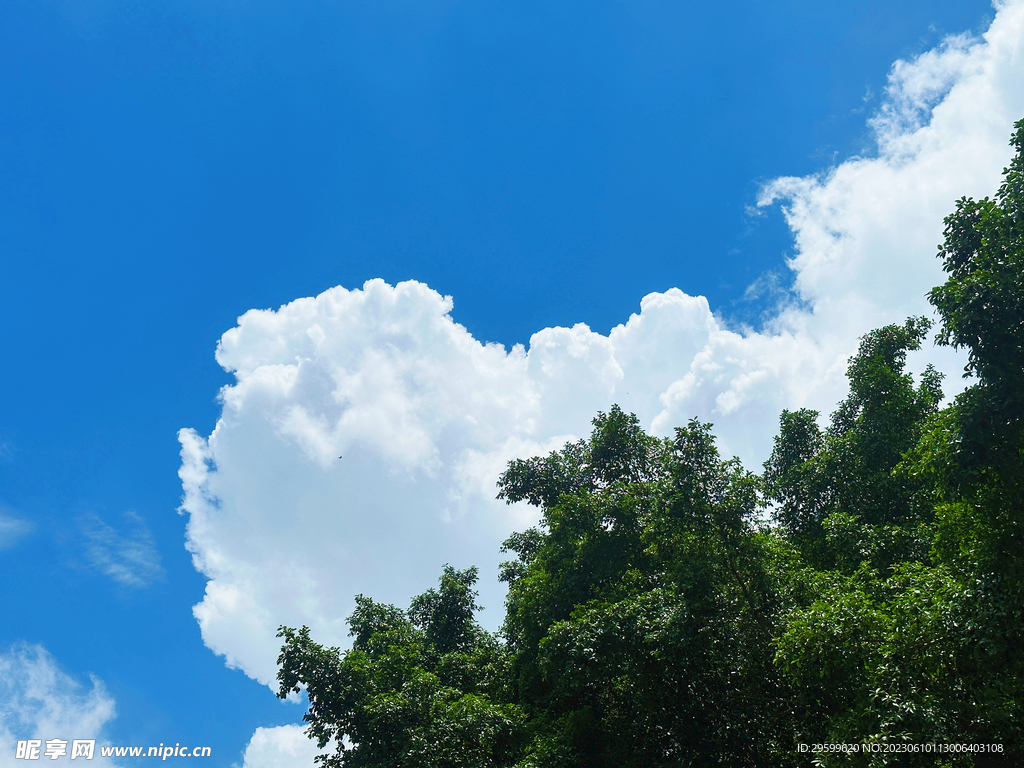 天空