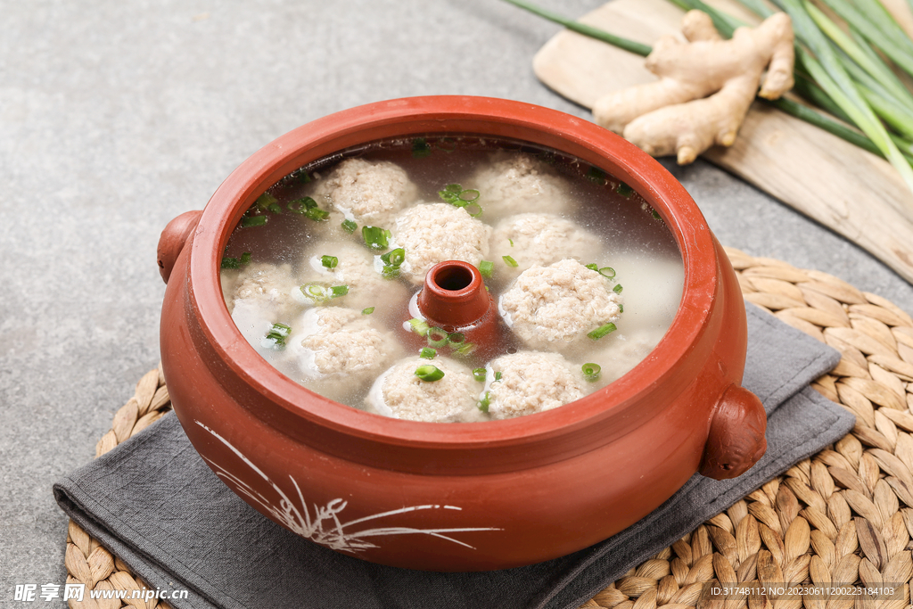 肉丸汤   丸子头