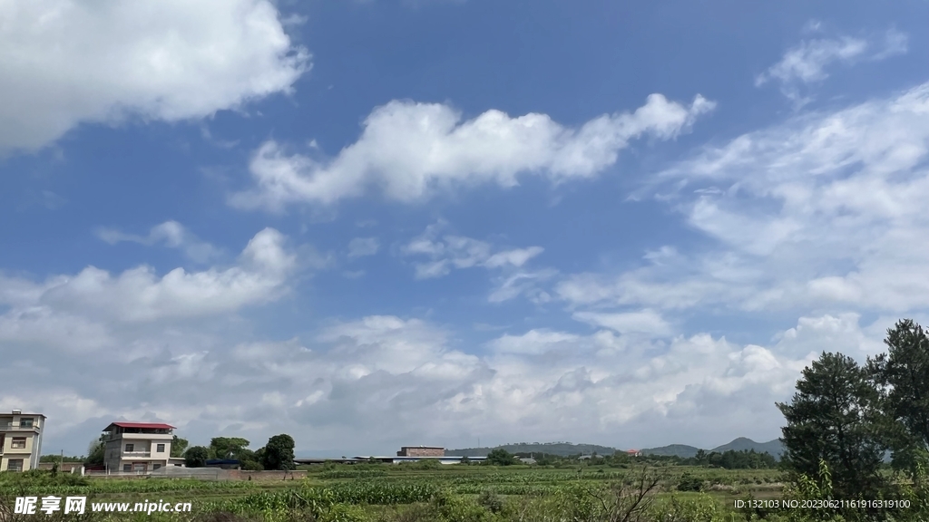 蓝天白云