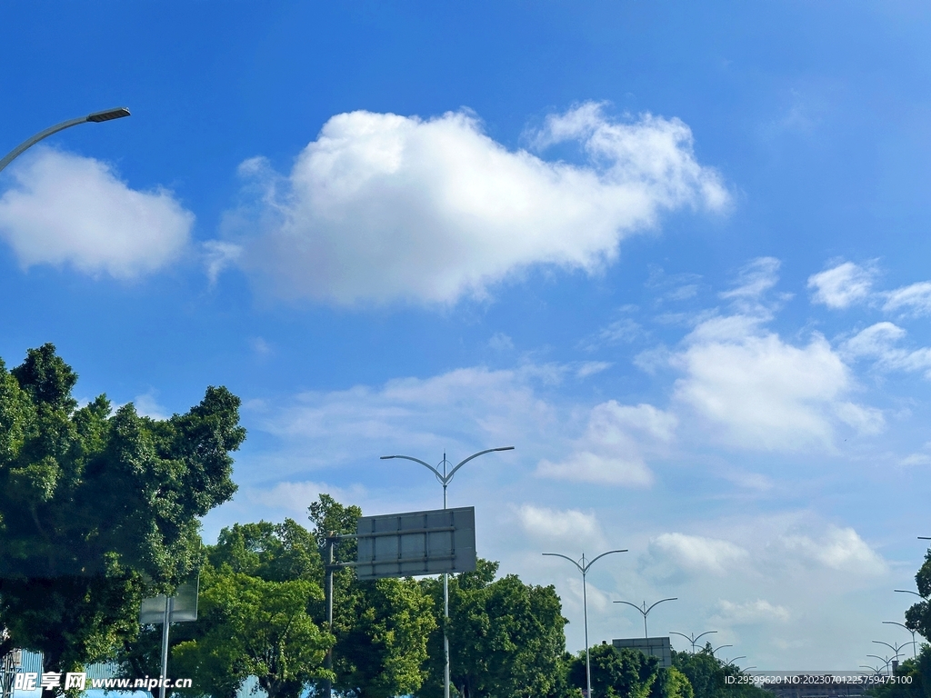 天空