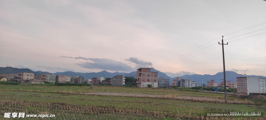 夏天的田野