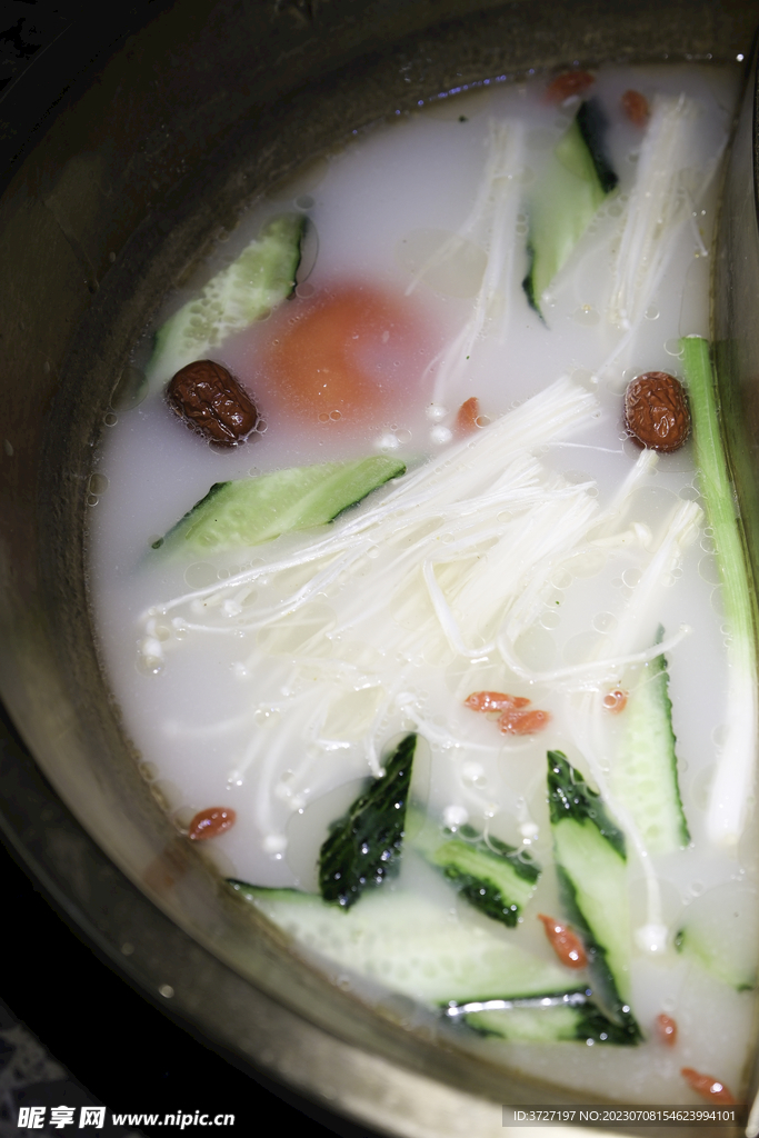 三鲜骨汤半锅