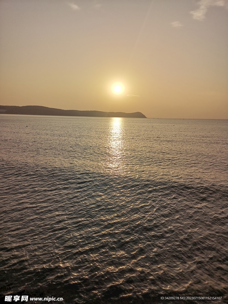 海上落日