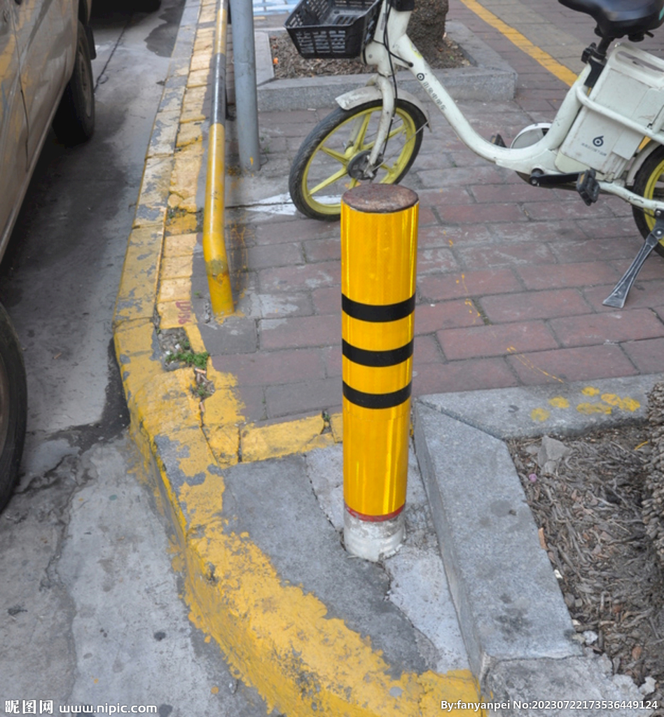 小区门口防撞栏