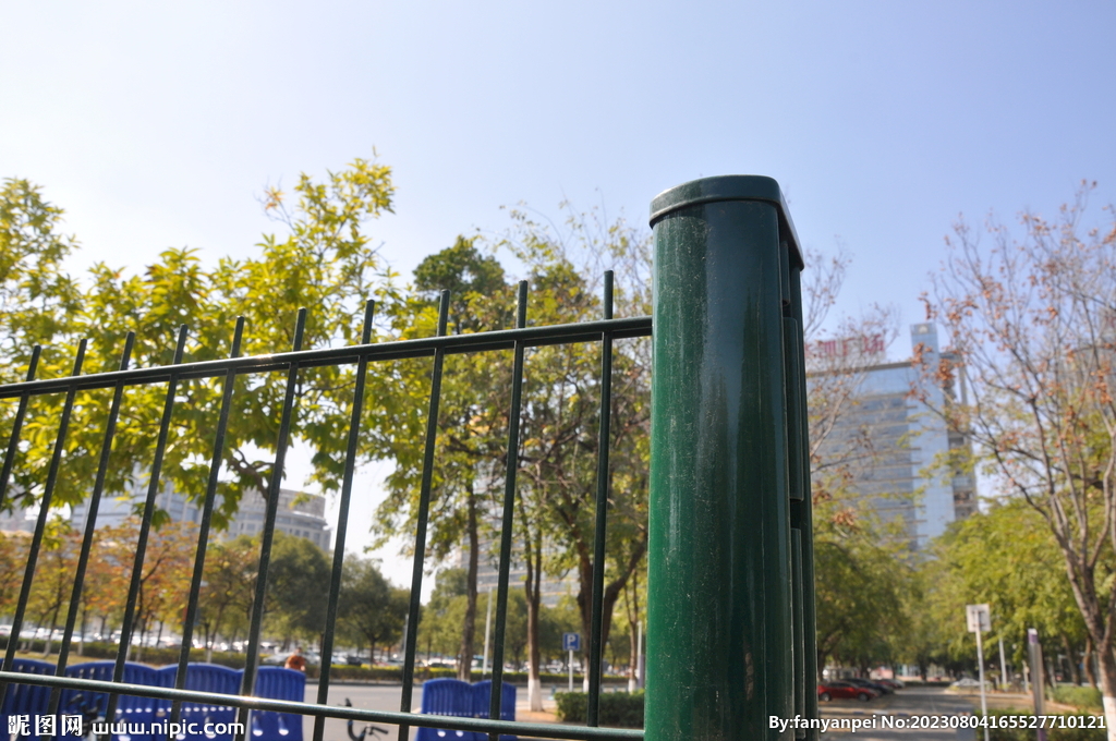 公园绿化带镀锌护栏细节
