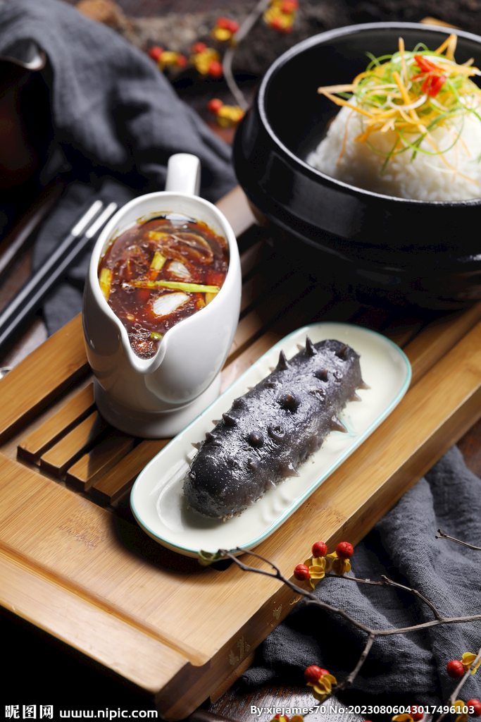 辽参扣稻花香米配香葱汁