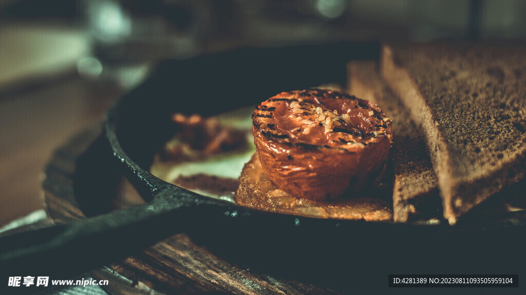 培根煎蛋配面包