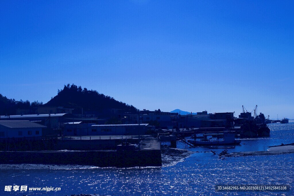海岸边的房子