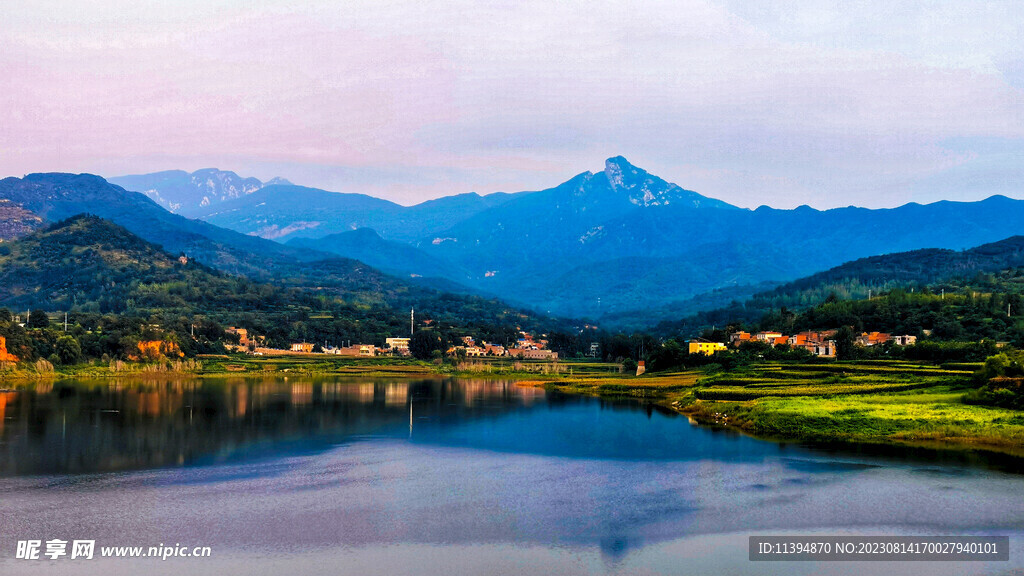 九龙角水库湖畔人家