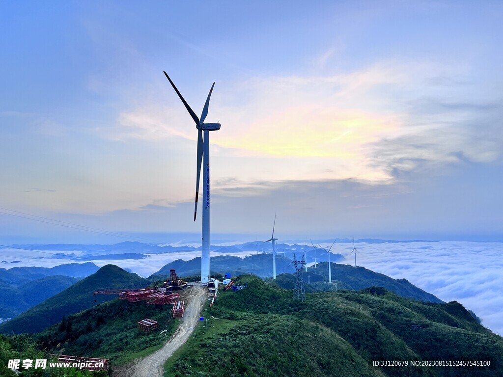 天空中的风车