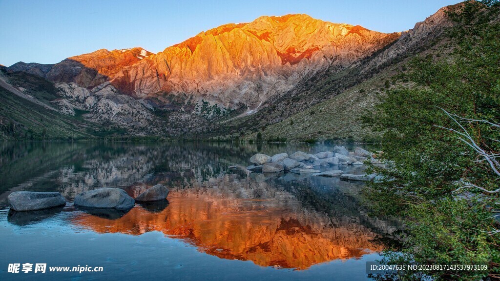山峰电脑背景壁纸