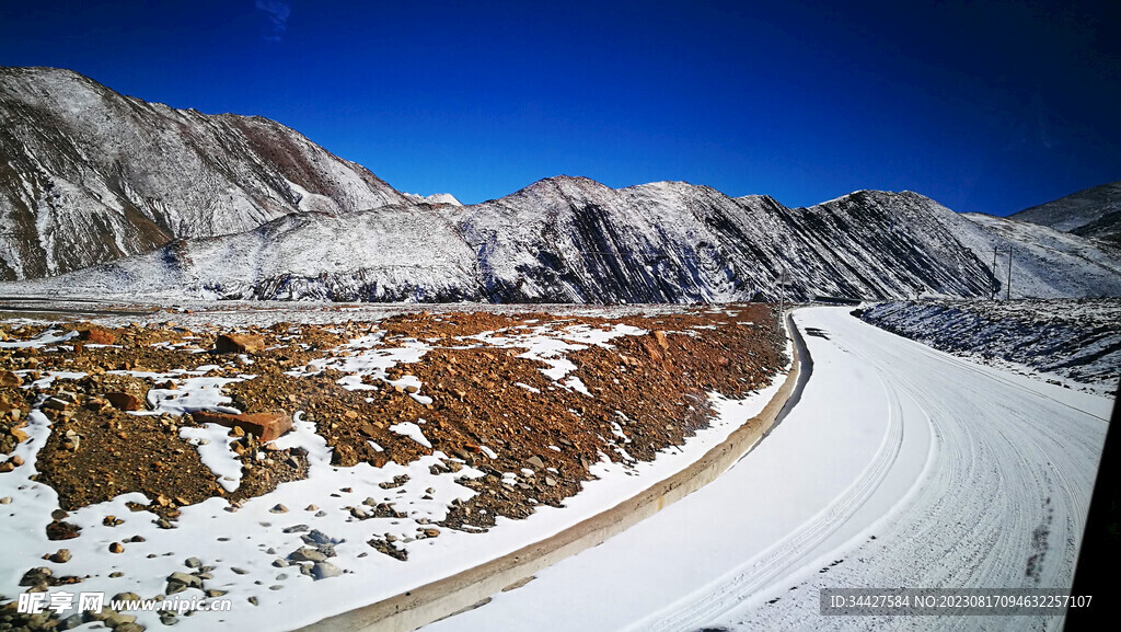 雪山和山路