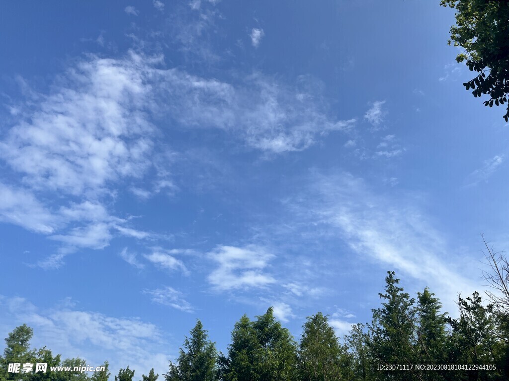 天空