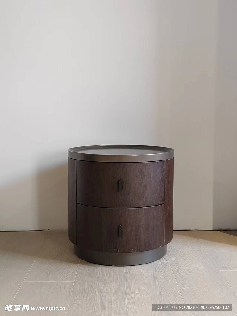 床头柜