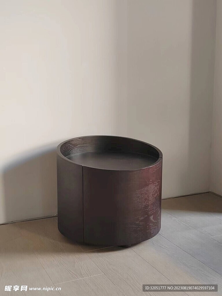 床头柜