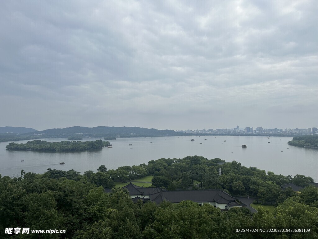 远眺西湖风景