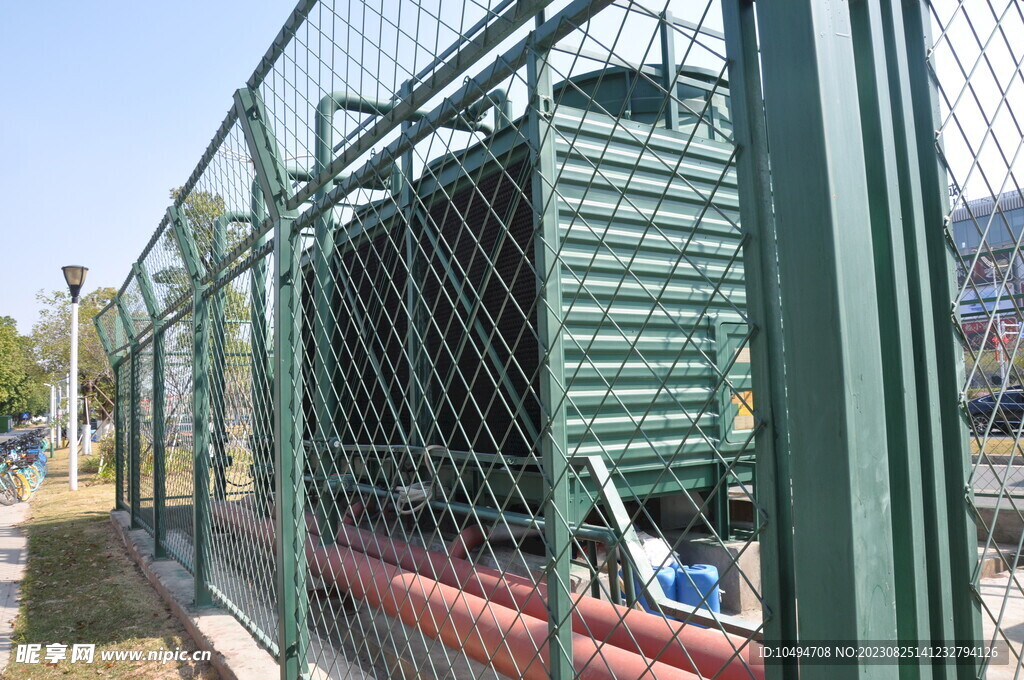 护栏与机械设备