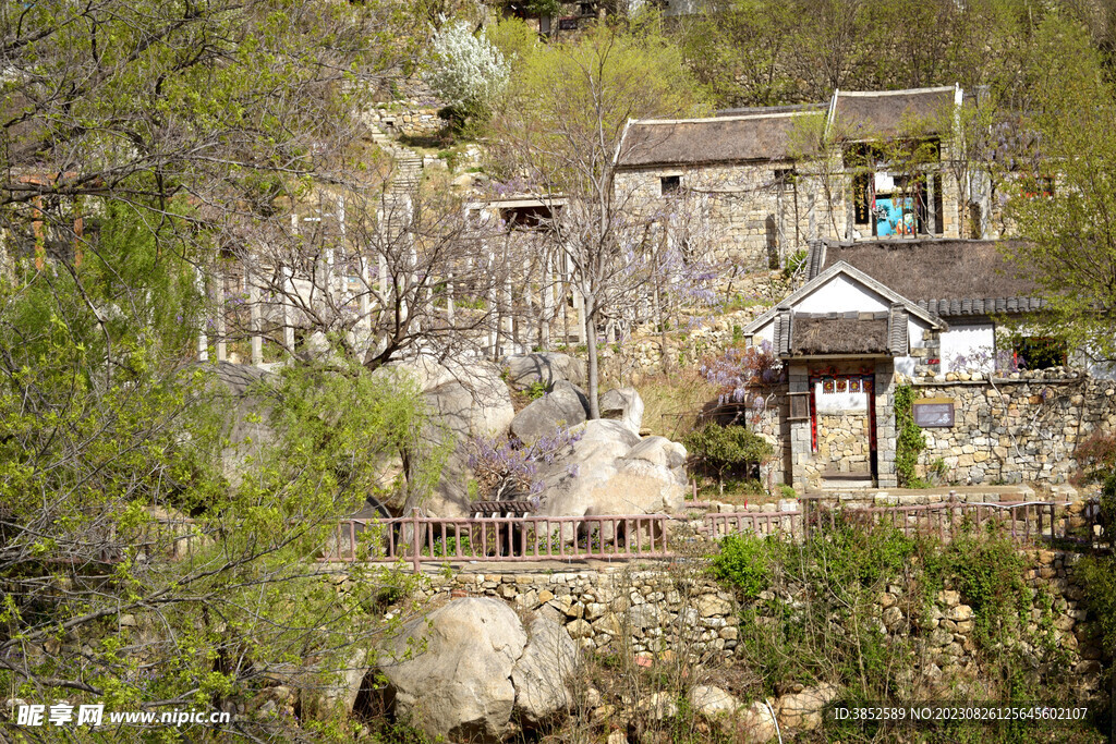 山间房屋