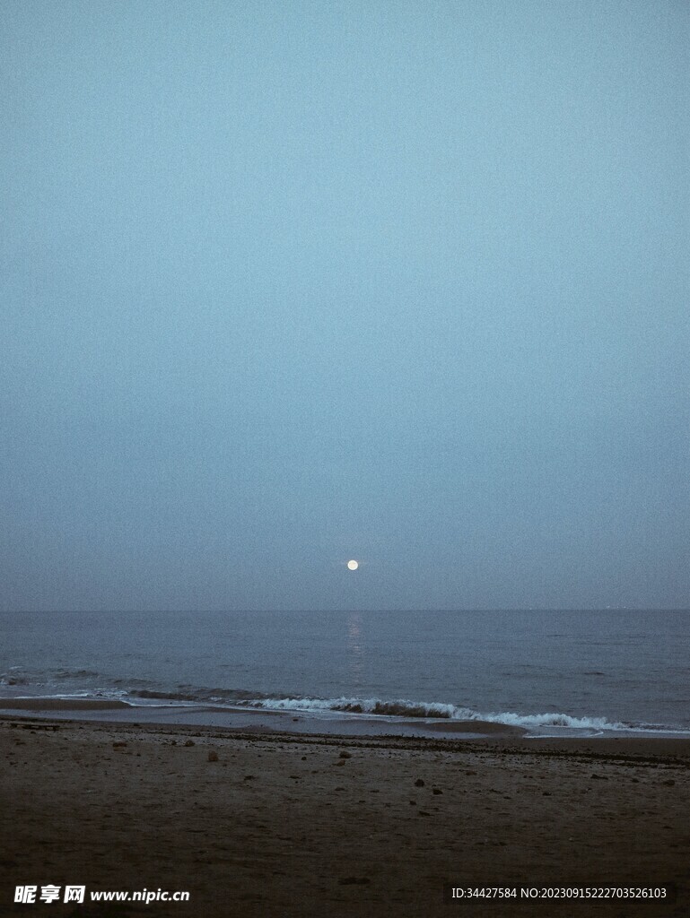 海上之月