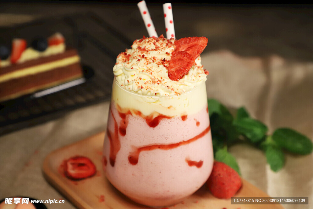 草莓 奶昔 奶盖 小蛋糕 