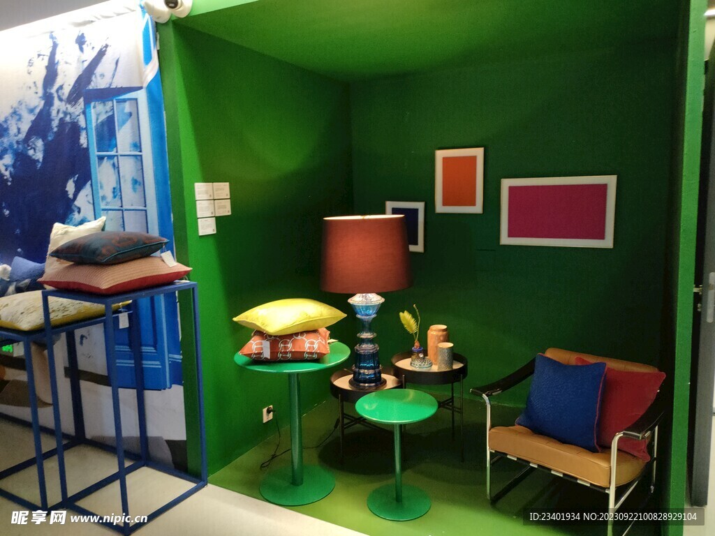 座椅抱枕橱窗装置艺术