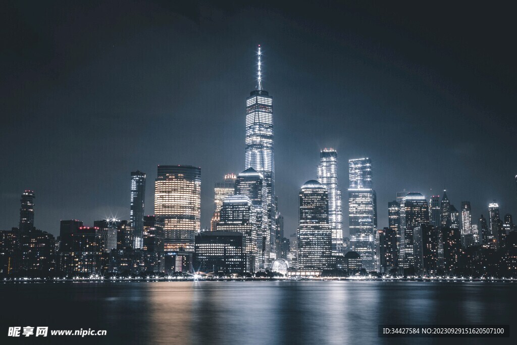 沿岸城市建筑夜景