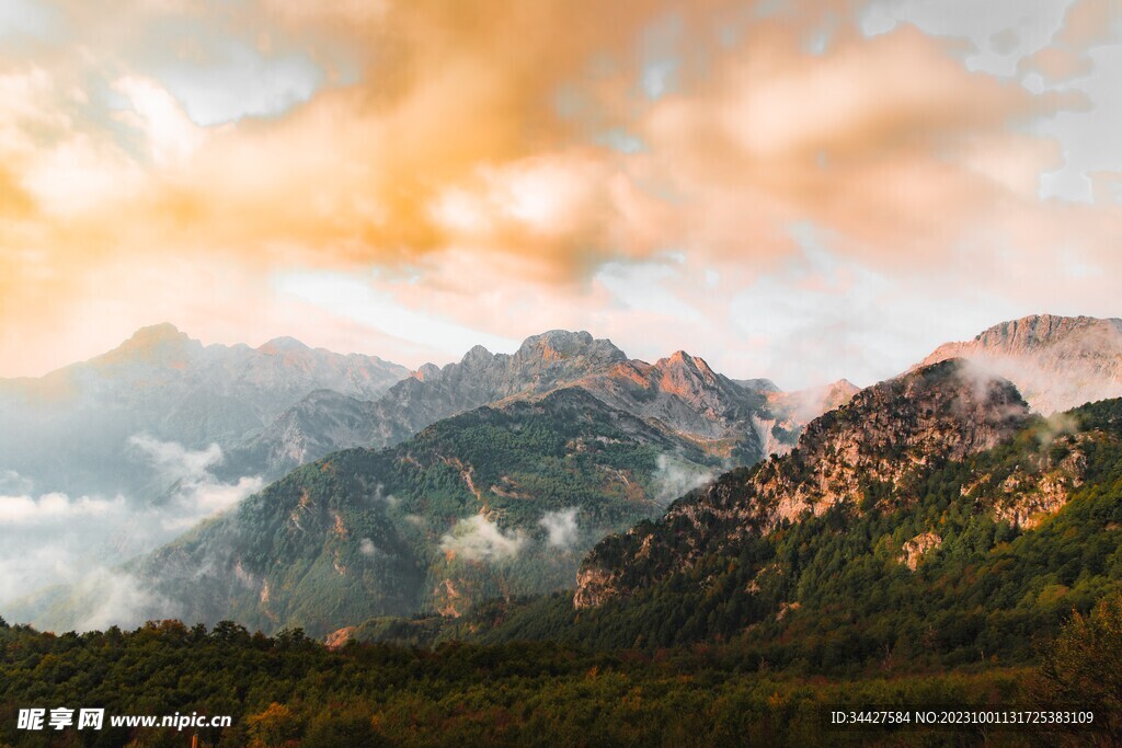 云海山脉风景