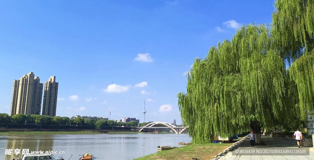 水岸美景