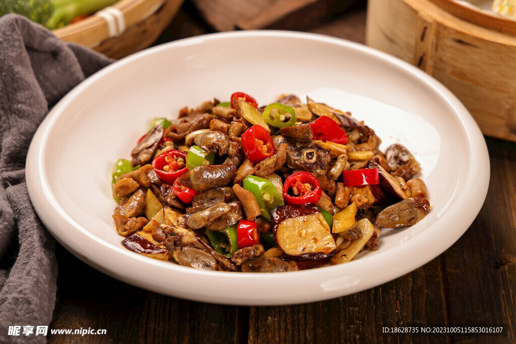 香干炒鸡杂 
