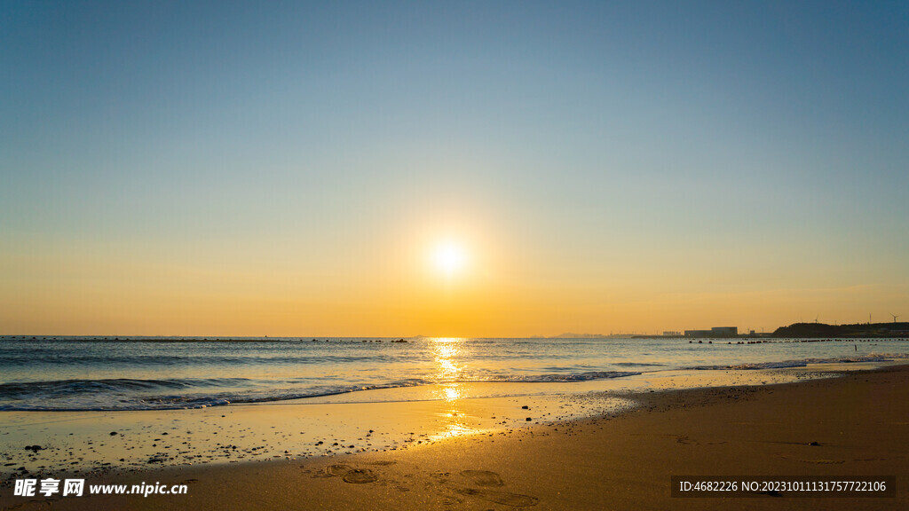 山东威海东浦湾日出海滩