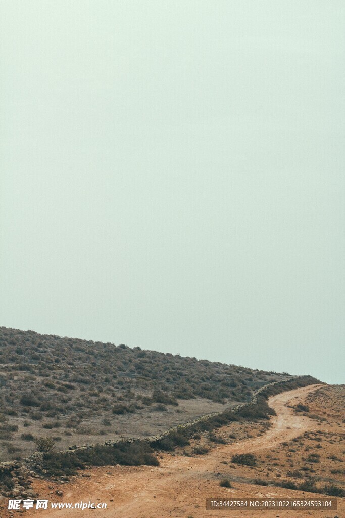 山坡上的山路