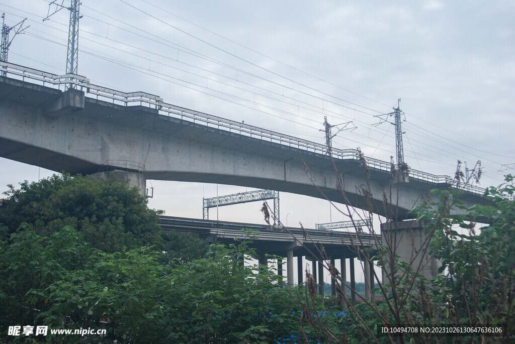 铁路高架桥