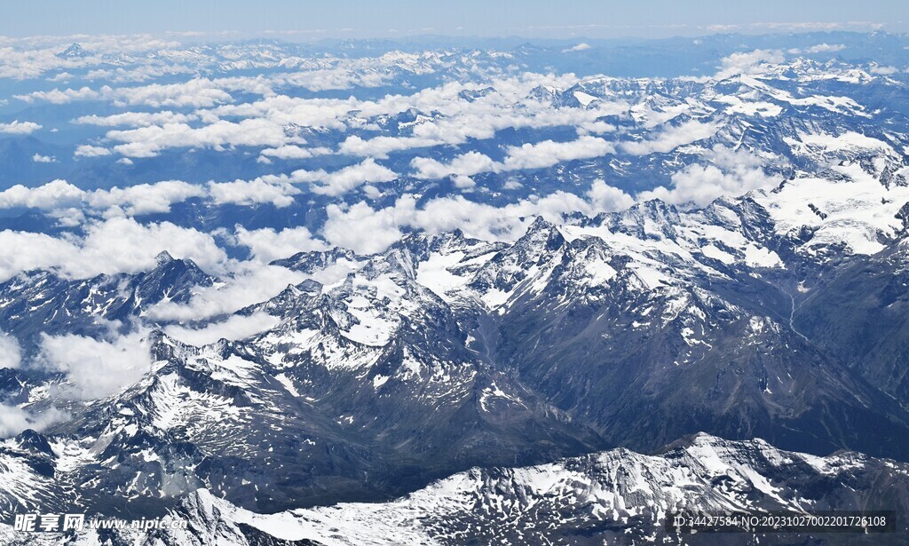 云海雪山风景