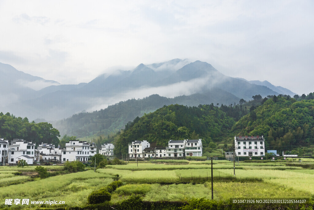清新的小镇风景图片