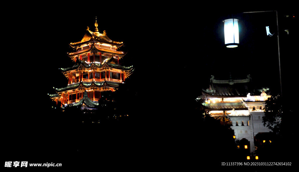 路灯 楼阁 牌坊