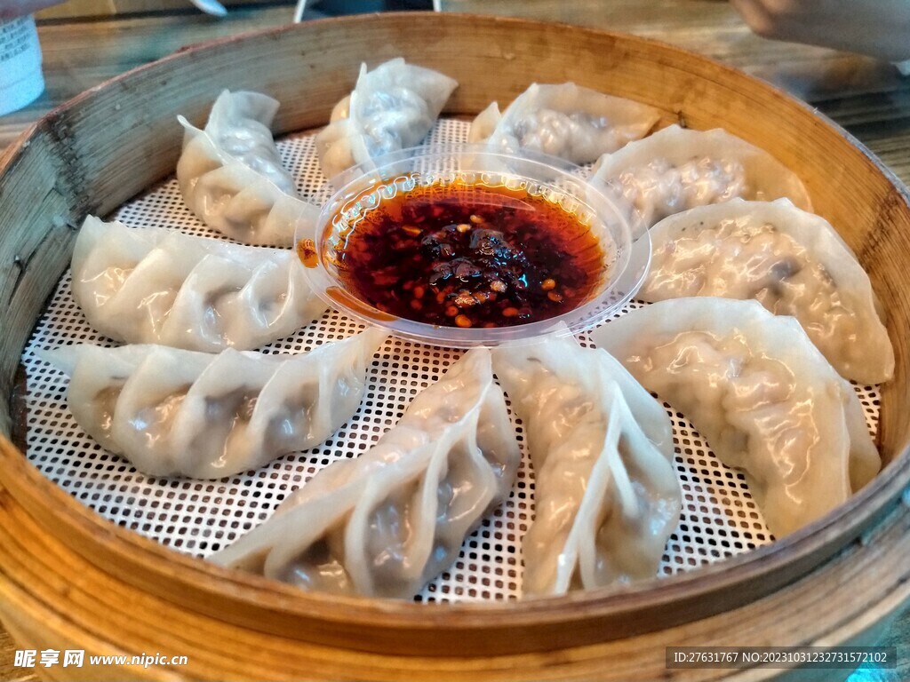 蒸饺蒸屉辣椒蘸酱