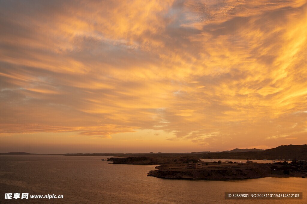 江边夕阳