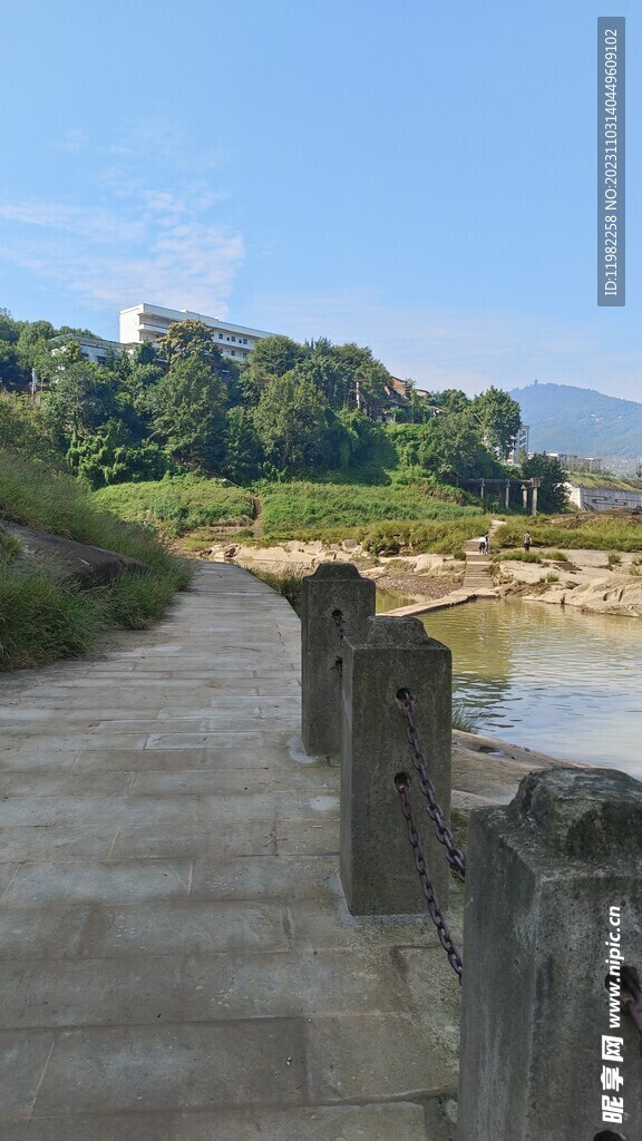 江边步道