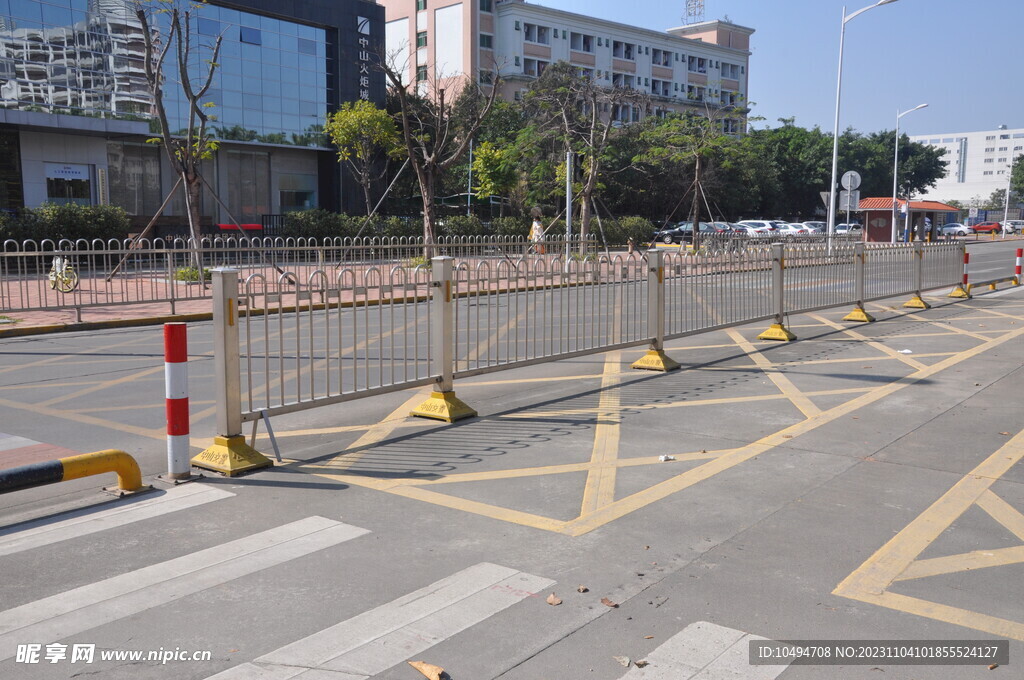 道路隔离栏