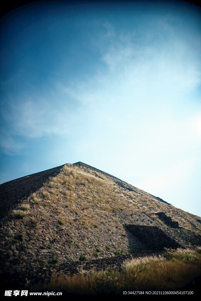 角锥体建筑物