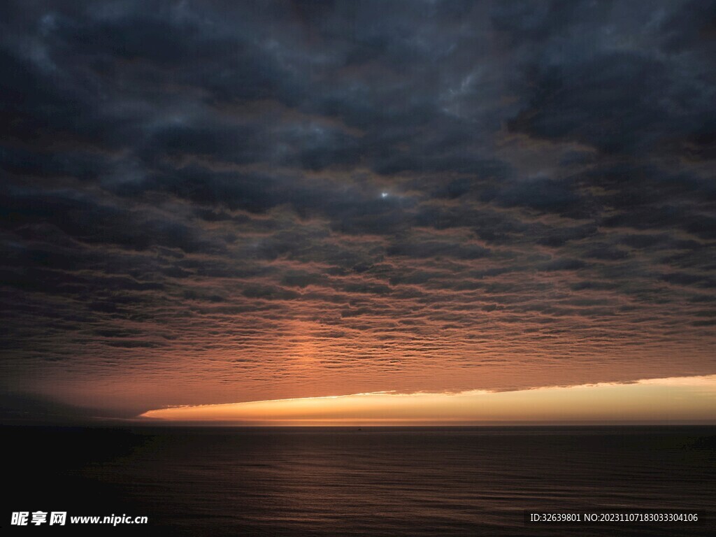 海面夕阳