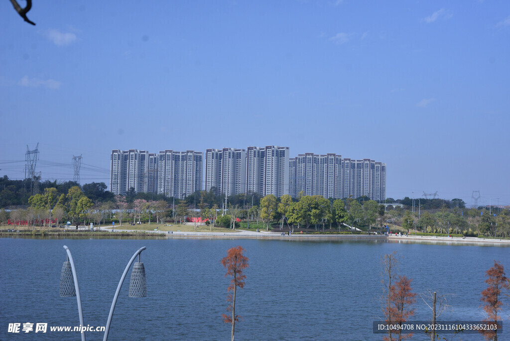 博爱湖湖景楼盘