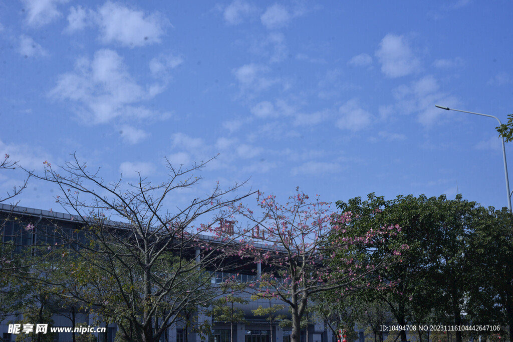 蓝天白云